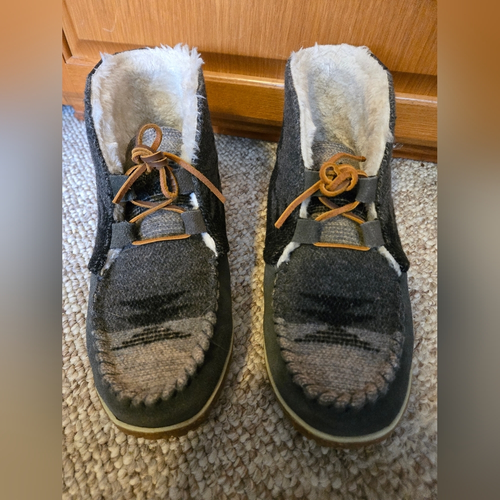 Minnetonka Gray and Brown Shearling-Lined Ankle Moccasin Booties